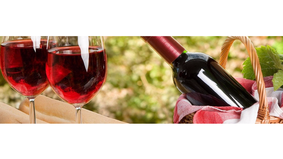 1 мая вино. Молдавское красное вино. Дорогое красное вино. Май и вино. Винный спритцер.