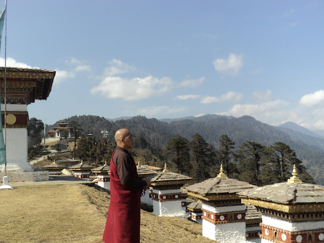 Ký sự chuyến hành hương Bhutan đầu xuân._Bodhgaya monk (Văn Thu gởi) DSC06720