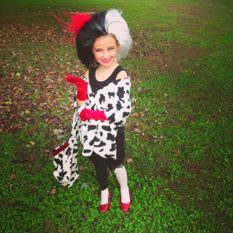 Boots, Bows, & the 5-OH: Halloween - 101 Dalmatian Style