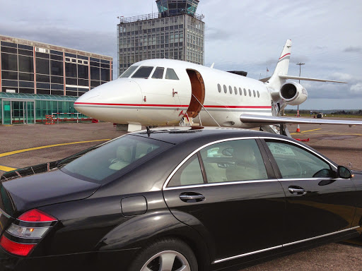 Exec Cars ,Chauffeur Service And Limousine Hire.