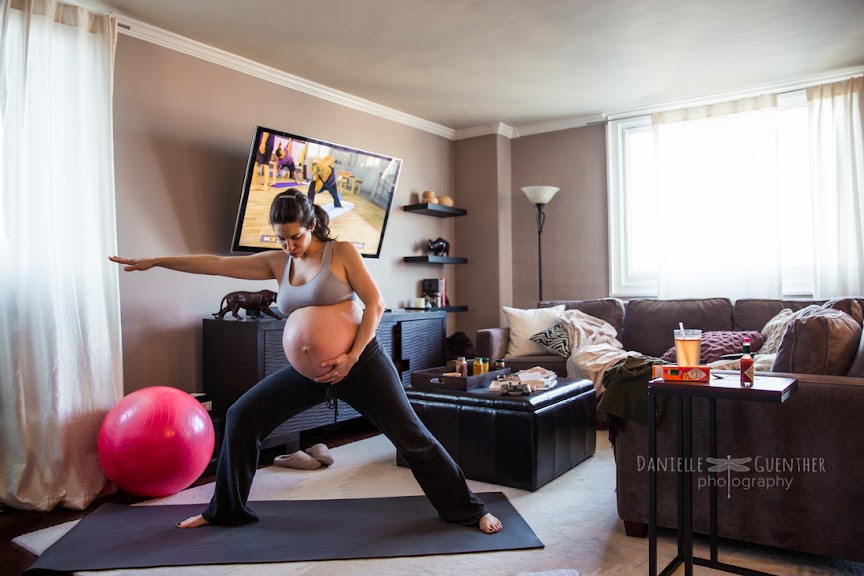 Photographer Captures What Pregnancy Really Looks Like