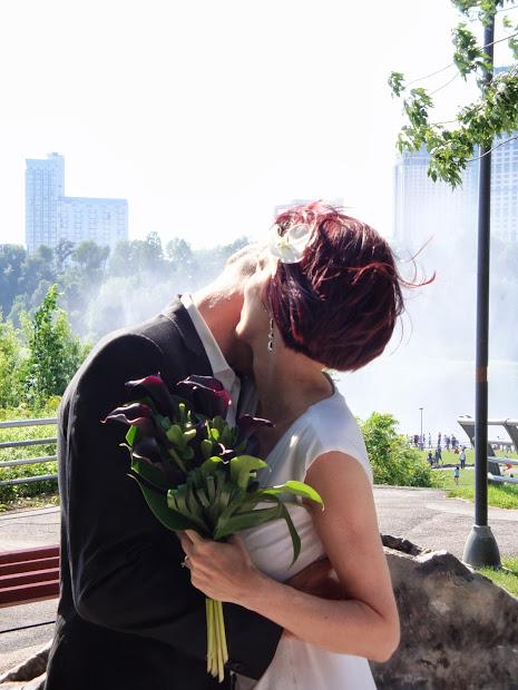 kissing