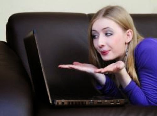 Reasons Why You Should Try Online Dating
