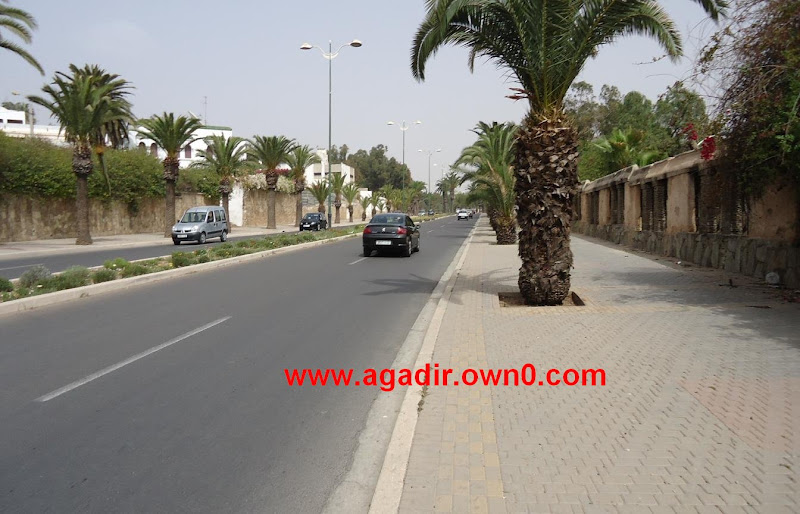 شارع الجيش الملكي وسط مدينة اكادير DSC02034