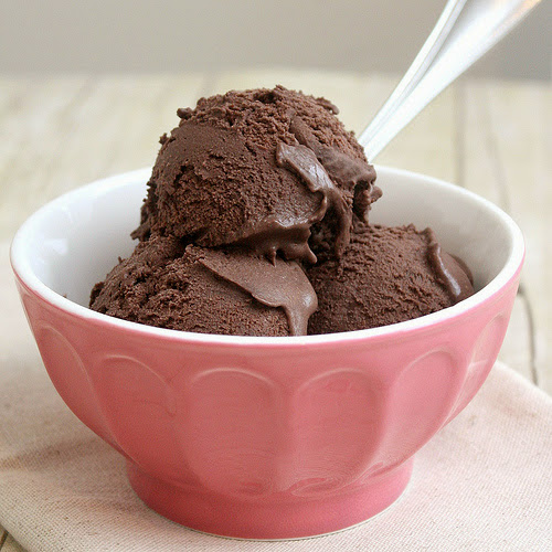 Helado cremoso de chocolate en Receta de café cremoso con helado y ron