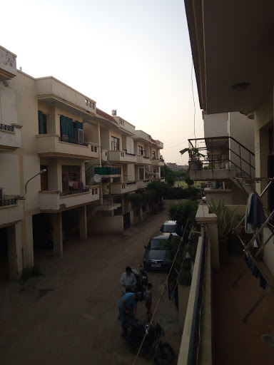 Divine Apartments, Adjacent Municipal Park, Lohgarh, Zirakpur, Punjab 140603, India, Apartment_complex, state PB