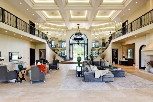Play - Erdgeschoss: Foyer-Wohnzimmer American-idol-mansion-foyer