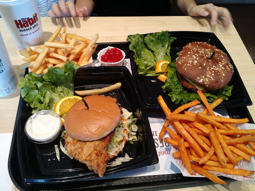 Hamburger Restaurant «The Habit Burger Grill», reviews and photos, 79174 CA-111, La Quinta, CA 92253, USA