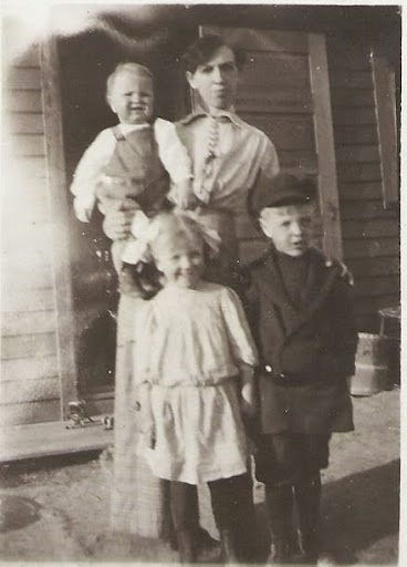 Young William (Bill) D. Crites and siblings