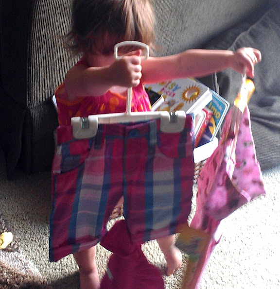 Bubbles unpacking her clothes for kids from #CookiesKids