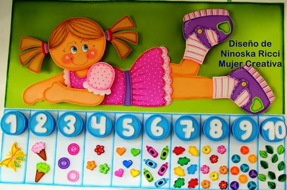 Painel de números em EVA para sala de educação infantil com moldes.