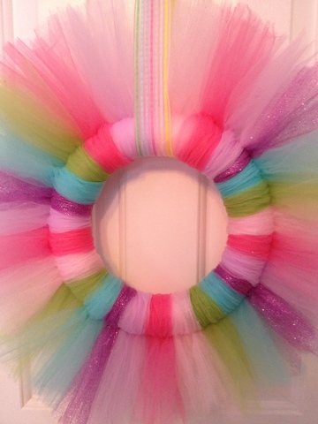 {un}closeted crafter: Spring Tulle Wreath - SO Colorful!