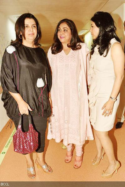 (L-R) Farah Khan, Tina Ambani and Bhavna Jasra pose together during the latter's 'First Impression' gallery launch, held at Kokilaben Ambani Hospital in Mumbai on February 1, 2013. (Pic: Viral Bhayani)