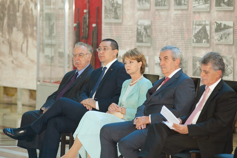 FOTO Principesa Margareta, la expoziția 70 de ani de la luptele de eliberare a teritoriului național, la Senatul României Principesa Margareta, la expoziția 70 de ani de la luptele de eliberare a teritoriului național, la Senatul României