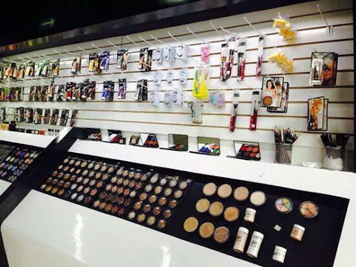 Mehron Store Tijuana, 8710-4, Blvd. Agua Caliente, Centro, 22000 Tijuana, B.C., México, Tienda de productos de belleza | BC