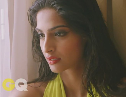 Hot Actress Wallpaper: 32 Hottest Pictures of Sonam from ...