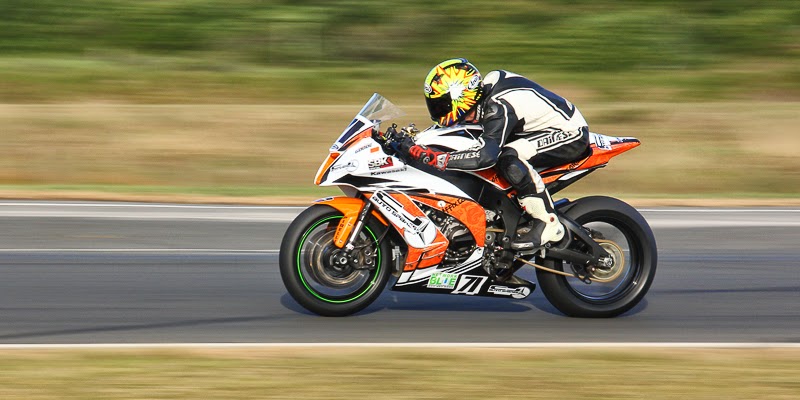 IMG_9779 Seller and Isaacs share the spoils in SuperGP Run Ride Dive Motorsport