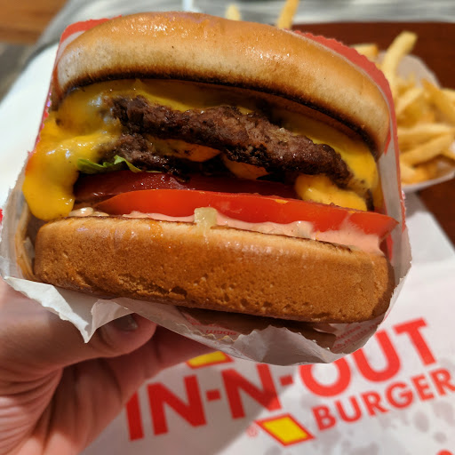 Hamburger Restaurant «In-N-Out Burger», reviews and photos, 53 W El Camino Real, Mountain View, CA 94040, USA