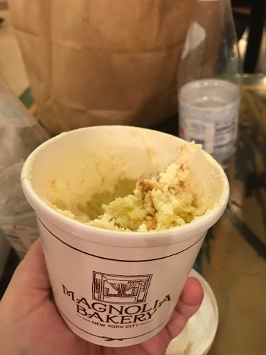 Bakery «Magnolia Bakery -- Grand Central Station», reviews and photos, 107 E 42nd St, New York, NY 10017, USA
