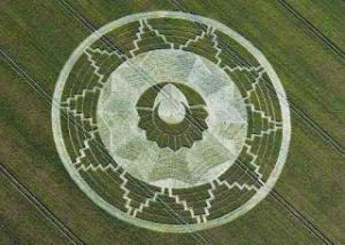 Magical Crop Circle At East Kennett Near Avebury Wiltshire 22Nd July 2011