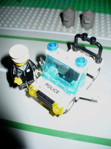 Review: 6506 Precinct Cruiser - LEGO Town - Eurobricks Forums