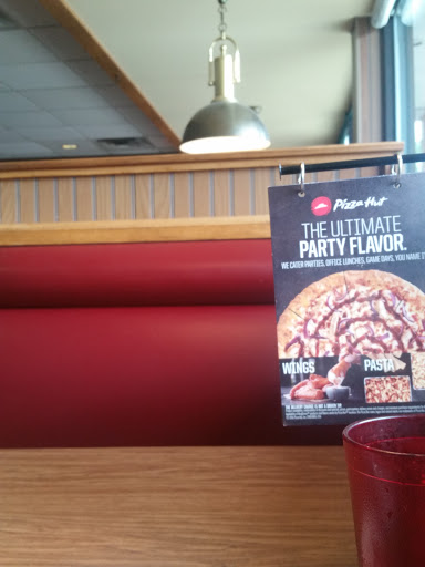 Pizza Restaurant «Pizza Hut», reviews and photos, 4339 U.S. 9, Freehold, NJ 07728, USA