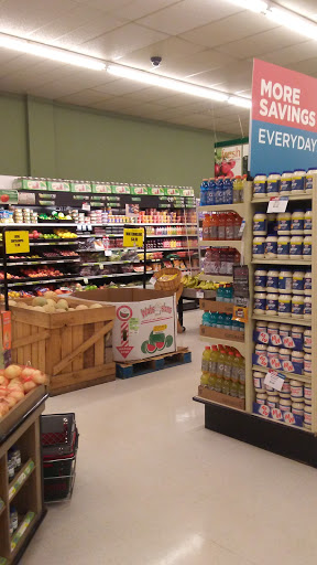 Grocery Store «Wakefield Great Valu», reviews and photos, 608 S County Dr, Wakefield, VA 23888, USA