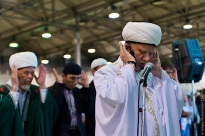 Foto Eksklusif!! Shalat Idul Fitri di Russia, Jalan Moskow Dipenuhi Ratusan Ribu Umat