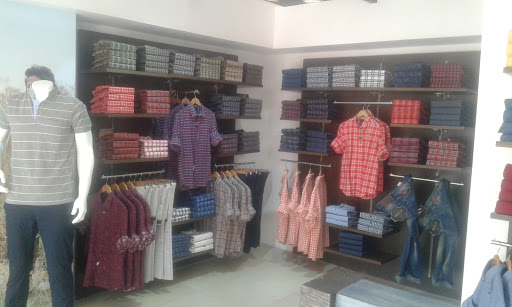 Indian Terrain, Chandrapur - Anchaleshwar Gate Rd, Bazar Ward, Chandrapur, Maharashtra 442402, India, Clothing_Shop, state AS