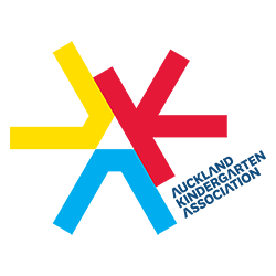 Summerland Kindergarten logo