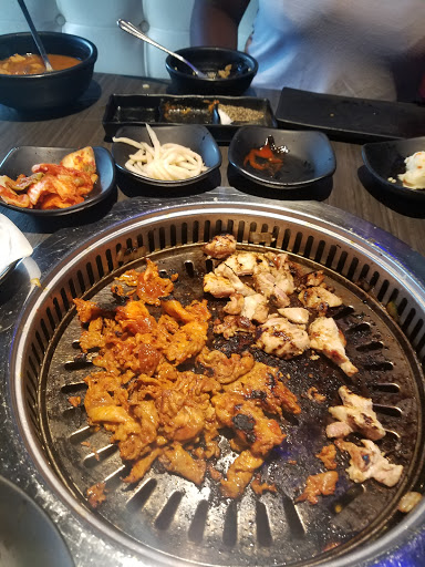 Korean Barbecue Restaurant «167°F Korean BBQ», reviews and photos, 1660 S College St, Auburn, AL 36832, USA