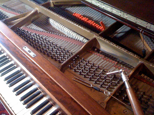 Angus Piano Tuners - Friendly and highly professional piano tuning service  based in the Dundee and Angus area.