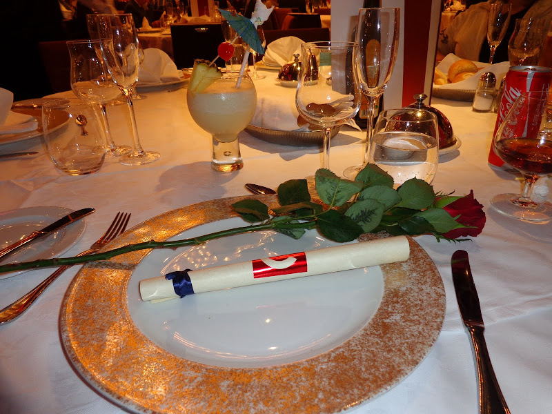 А включите-ка мне усилители качки! А подайте-ка белых пиджаков. Costa Paсifica февраль 13г