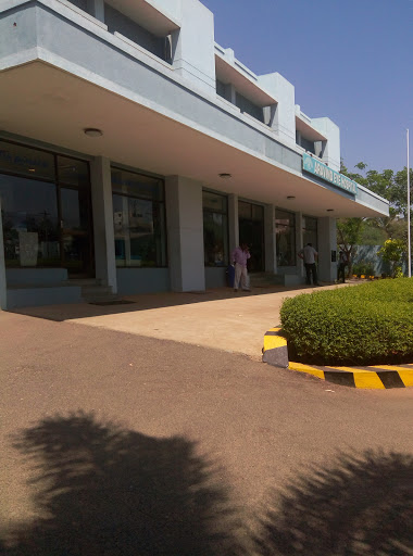 Aravind Eye Hospital, Opp. Vivekananda Matric. Hig. Sec. School, Tiruppur - Dharapuram Rd, Tiruppur, Tamil Nadu 641608, India, Clinic, state TN
