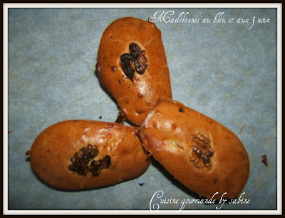 Madeleines au bousin au bleu et ses 3 noix - recette indexée dans les desserts