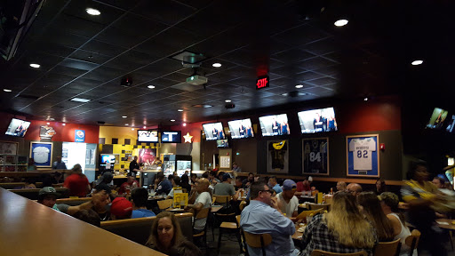 Chicken Wings Restaurant «Buffalo Wild Wings», reviews and photos, 1234 Walton Blvd, Rochester Hills, MI 48307, USA