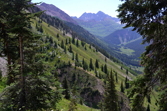 Fravert Basin in front of Maroon Bells