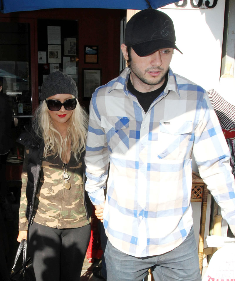 Christina Aguilera Deep Cameltoe Celebrity Fashionista