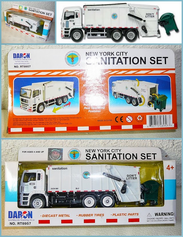 Daron Toy Vehicles 1 50 New York City Sanitation Set Truck Dumpster