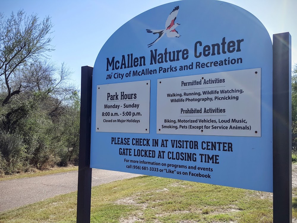 Nature center. Макаллен Техас. Allen Premium Outlets в Аллене, штат Техас.
