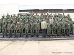 Vice-premier ministre de la défense et des anciens combattants, Alexandre Lubal Tamu( veste en avant)  pose avec des officiers généraux et supérieurs de Fardc le25/03/2012 au centre supérieur militaire(CSM) à Kinshasa,  à l’occasion du deuxième séminaire sur la reforme de l’armée. Radio Okapi/ Ph. John Bompengo