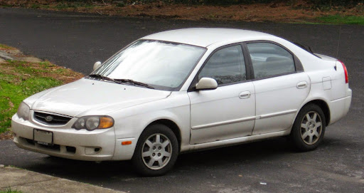 kia spectra hatchback 2006 review