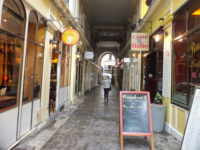 Cour du Commerce Saint André, Le Procope, Paris, elisaorigami, travel, blogger, voyages, lifestyle