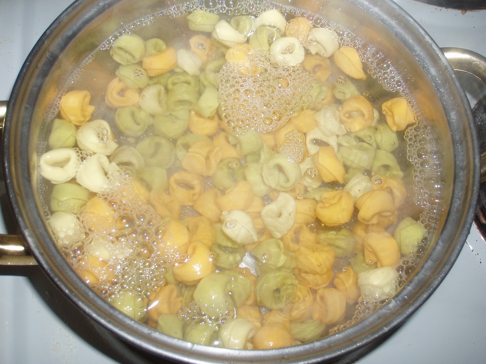 Adventures in Flavorland Tortellini with white wine sauce and tofu (vegan)