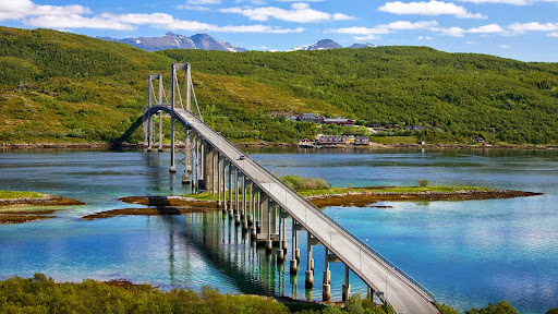 Tjeldsund Bridge, Troms County, Norway.jpg