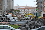 A Praça 25 de Abril está a ser alvo de obras para construção do parque subterrâneo