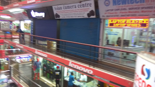 Asian Camera Centre, D-3, Shanmugham Rd, Penta Menaka, Marine Drive, Ernakulam, Kerala 682031, India, Camera_Repair_Shop, state KL
