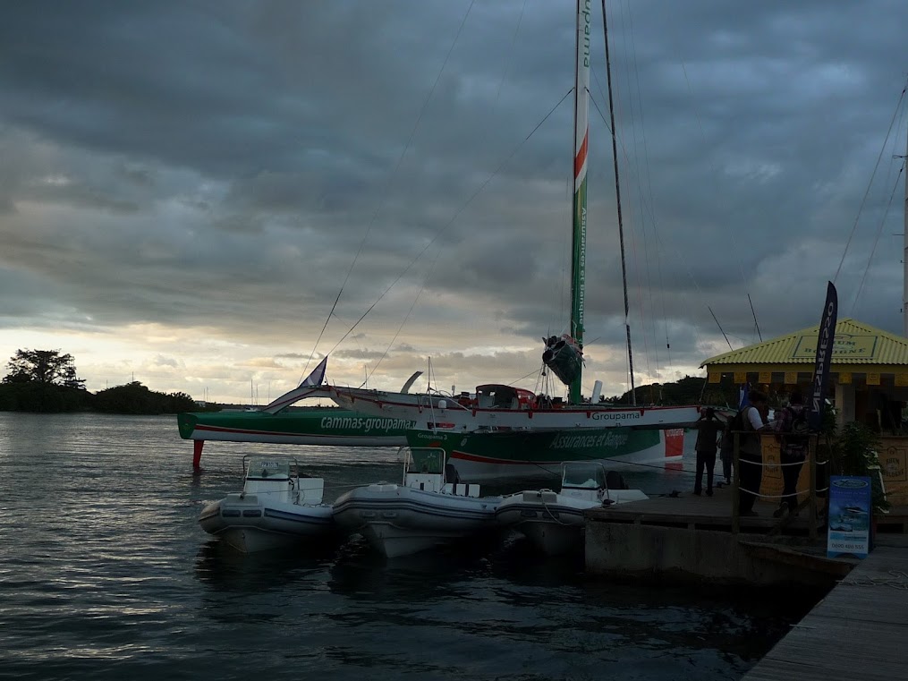 [FRANCE] Trimarans GROUPAMA et BANQUE POPULAIRE  P1060573