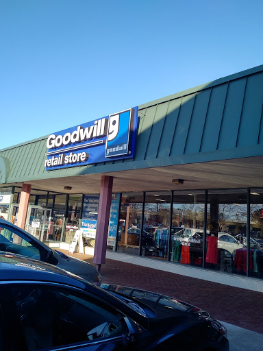 Thrift Store «Goodwill Retail Store & Donation Center», reviews and photos, 7031 Columbia Pike, Annandale, VA 22003, USA