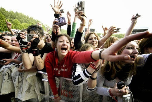 Want To Become A Famous Blogger? Then Read This!